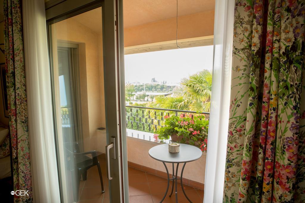B&B Villa Adriano Desenzano del Garda Exterior photo