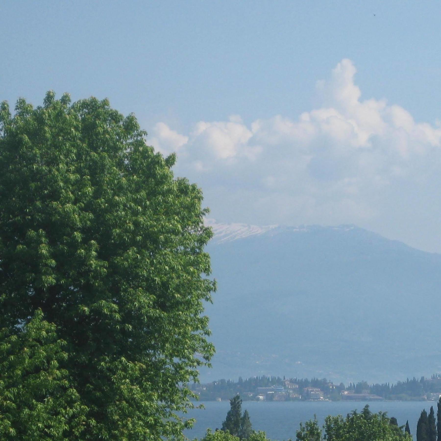 B&B Villa Adriano Desenzano del Garda Exterior photo